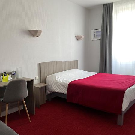 Hotel Restaurant La Boule D'Or Barbezieux-Saint-Hilaire Экстерьер фото